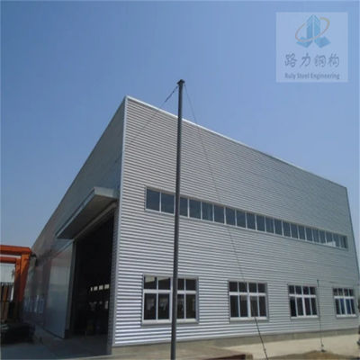 Nhà kho kết cấu thép tiền chế với dầm tiết diện H và tấm panel sandwich