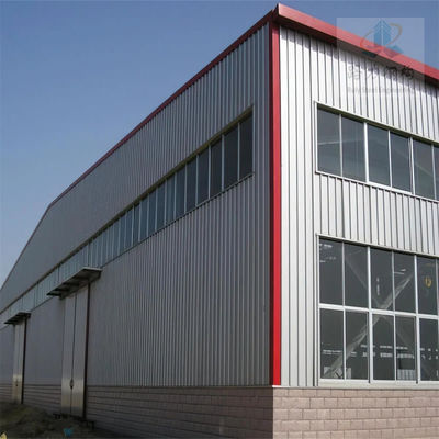 Nhà kho kết cấu thép tiền chế với dầm tiết diện H và tấm panel sandwich