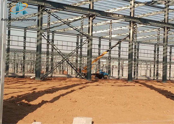 Q355b Xây dựng thép Multi Span Warehouse / Tòa nhà tiền chế / Nhà máy lốp xe