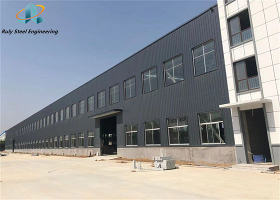 Cấu trúc thép cực bền và trải dài để lưu trữ quy mô lớn