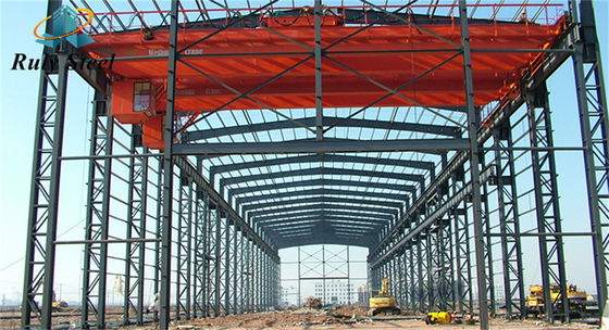 Nhà máy chuyên nghiệp Preengineered Steel Structure Steel Frame Warehouse