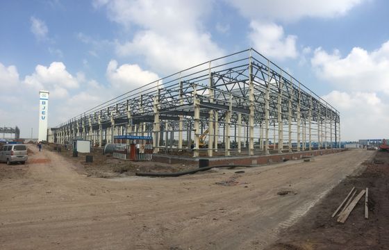 Nhà kho kết cấu thép tiền chế Q355 Kích thước tùy chỉnh Tuổi thọ 50 năm