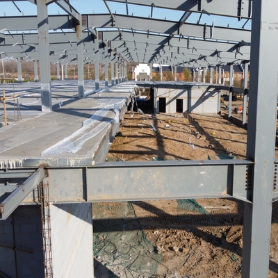 Nhà kho kết cấu thép tiền chế với tấm panel bông khoáng