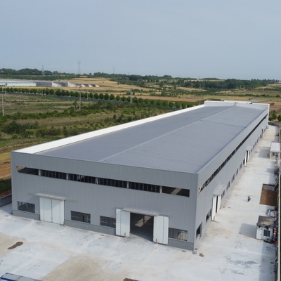 Nhà kho khung thép tiền chế với dầm tiết diện H