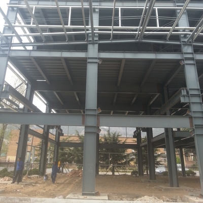 Các tòa nhà thép công nghiệp nặng được chế tạo sẵn với các cột phần H