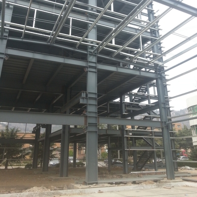 Các tòa nhà thép công nghiệp nặng được chế tạo sẵn với các cột phần H