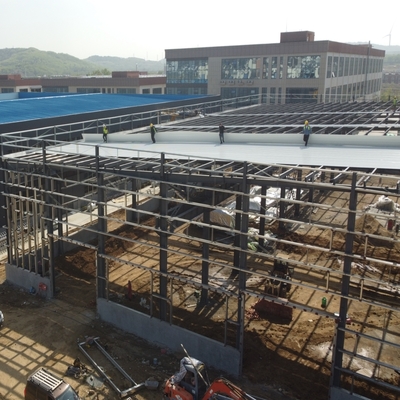 Nhà thép khung vòm với dầm tiết diện H, tuổi thọ 50 năm