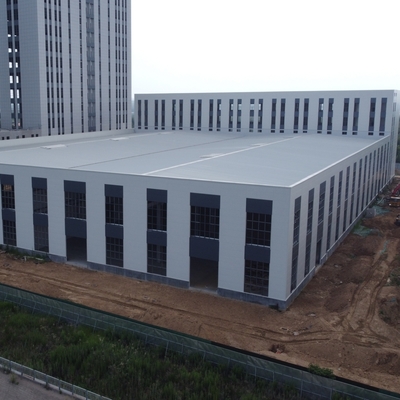 Nhà kho thép tiền chế hình chữ H với cầu trục và cách nhiệt