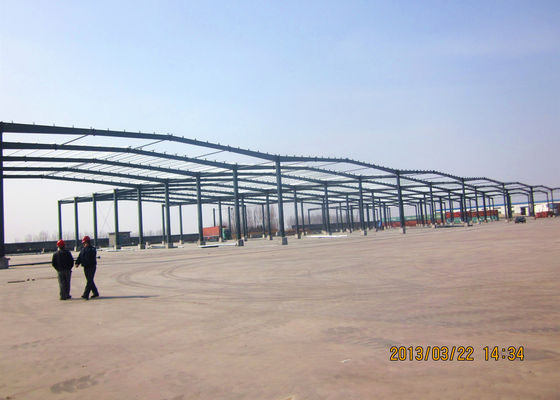 Khoang khung cổng được thiết kế sẵn với tấm len thủy tinh