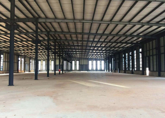 Tòa nhà kho thép được chế tạo sẵn với tấm bọc thép